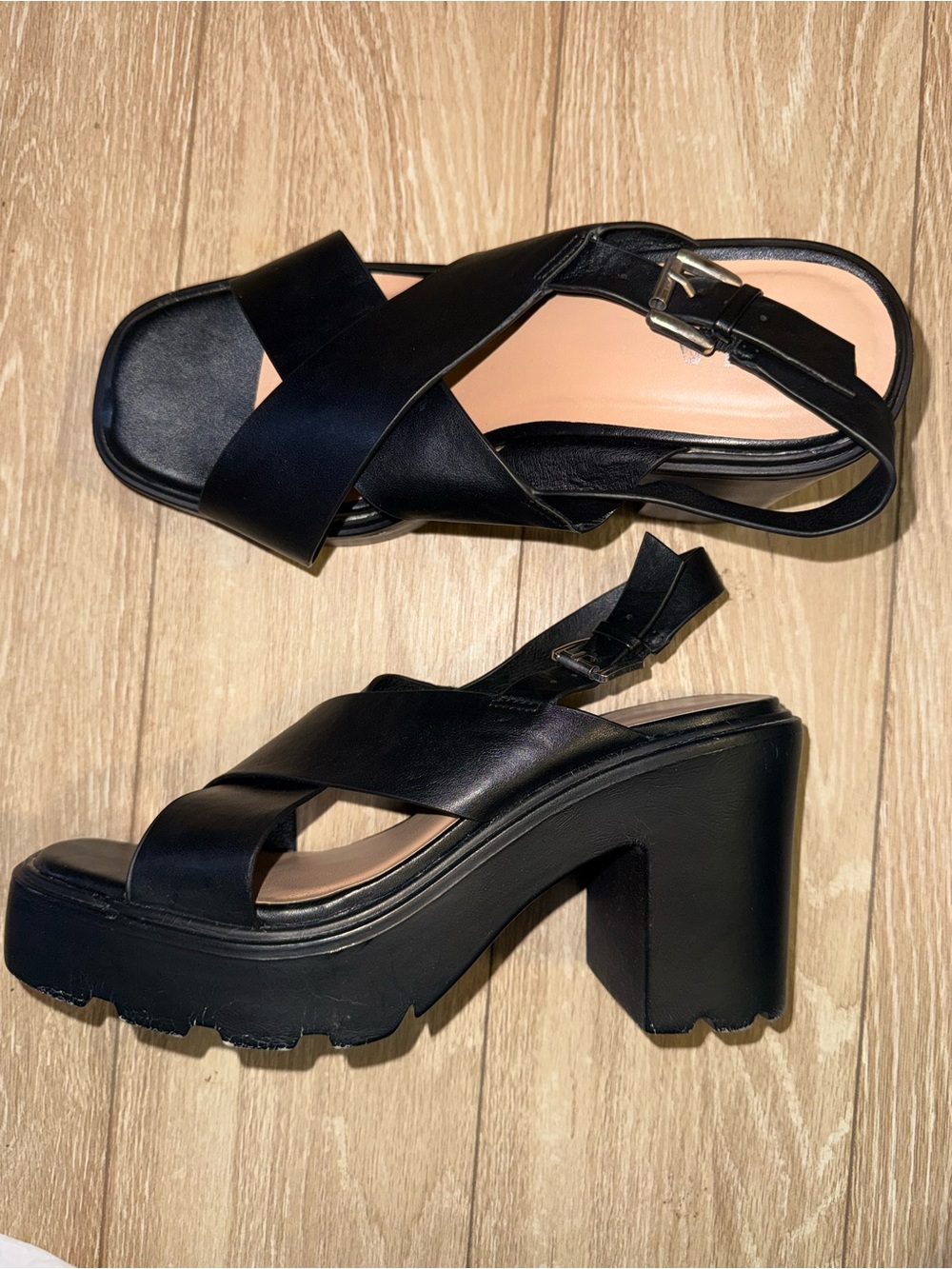 90’s Style Black Platform Slingback Sandals | Women’s 8 ✨